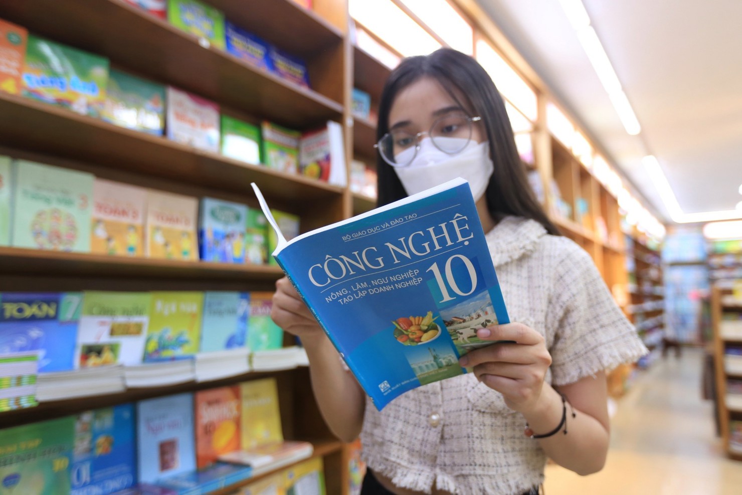 Kể từ ngày 01/7/2024, sách giáo khoa sẽ được định giá theo nguyên tắc bảo đảm bù đắp chi phí sản xuất, kinh doanh hợp lý, hợp lệ.
