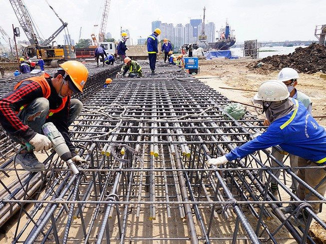 Thời gian thực hiện và giải ngân kế hoạch đầu tư công trung hạn giai đoạn 2021 - 2025 thực hiện theo quy định của Luật Đầu tư công.