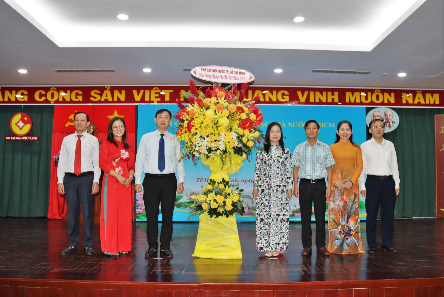 KBNN TP. Hồ Chí Minh tổ chức bộ máy đảm bảo hoạt động hiệu quả, ổn định và thực hiện đầy đủ các chức năng, nhiệm vụ được giao.