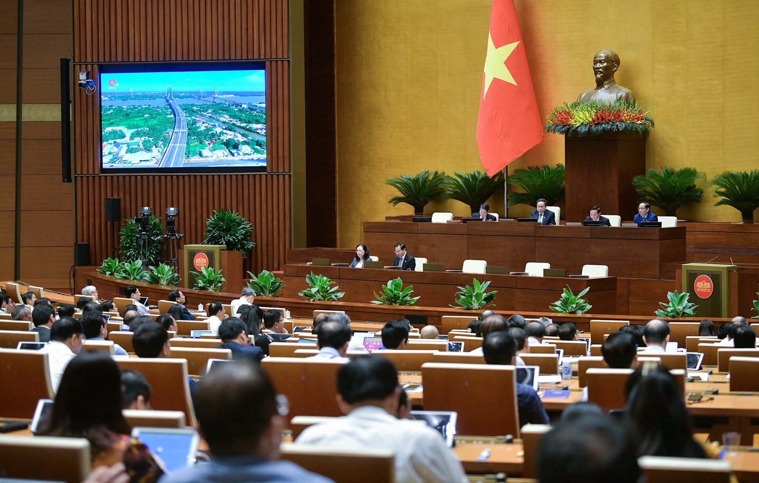 Toàn cảnh phiên họp của Quốc hội sáng 25/5.