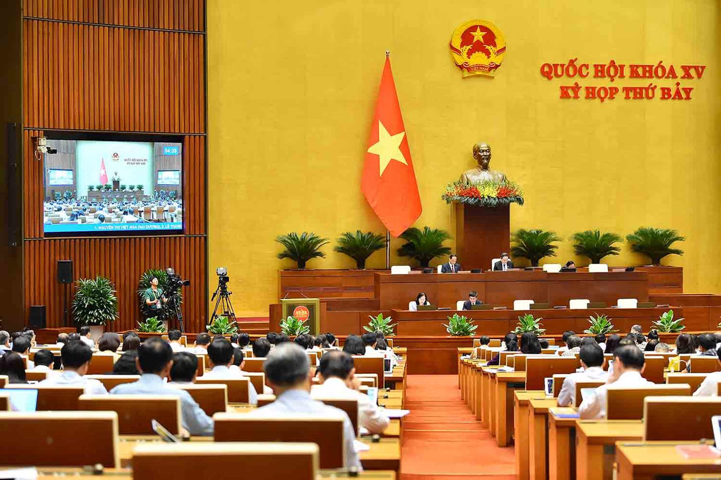Quang cảnh Phiên họp sáng 30/5.