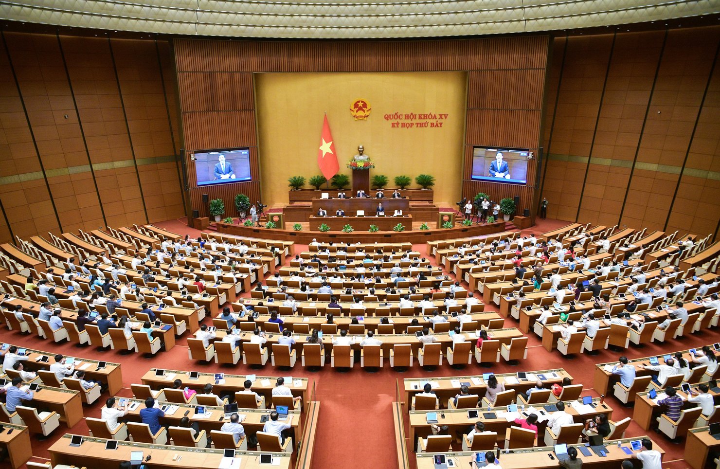 Quang cảnh phiên chất vấn.