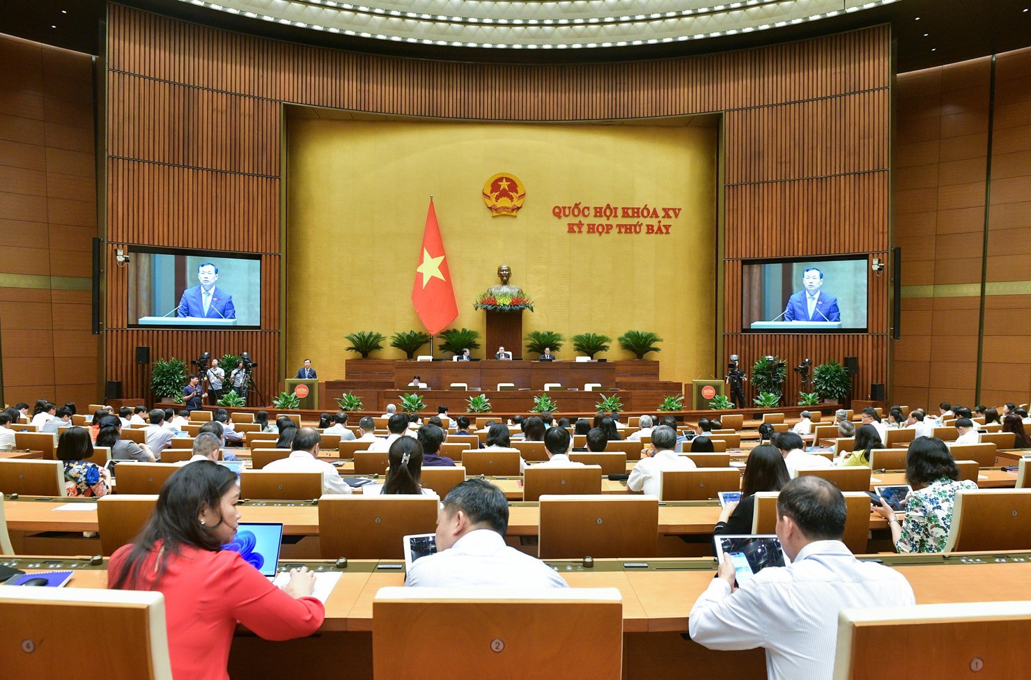 Toàn cảnh phiên họp.