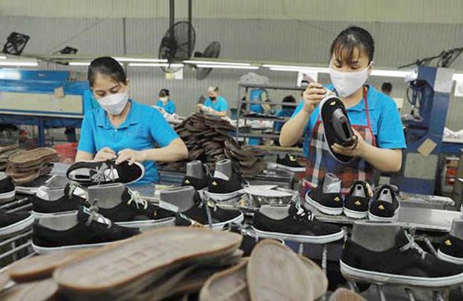 6 tháng đầu năm 2024, kim ngạch xuất khẩu da giày và túi xách của Việt Nam ước đạt trên 6,5 tỷ USD, tăng 5,7% so cùng kỳ năm ngoái.
