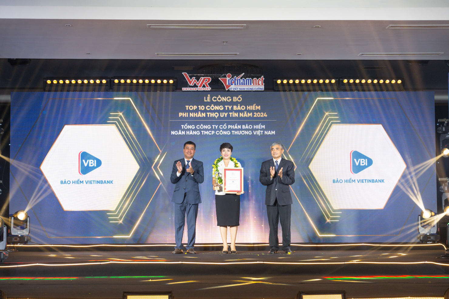 Bảo hiểm VietinBank được vinh danh top 4 Công ty Bảo hiểm phi nhân thọ uy tín Việt Nam.