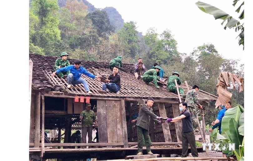 Thủ tướng Chính phủ yêu cầu tập trung huy động nguồn lực xã hội hoá kết hợp với nguồn lực của Nhà nước để chung tay hỗ trợ xoá nhà tạm, nhà dột nát cho người dân trên phạm vi cả nước.