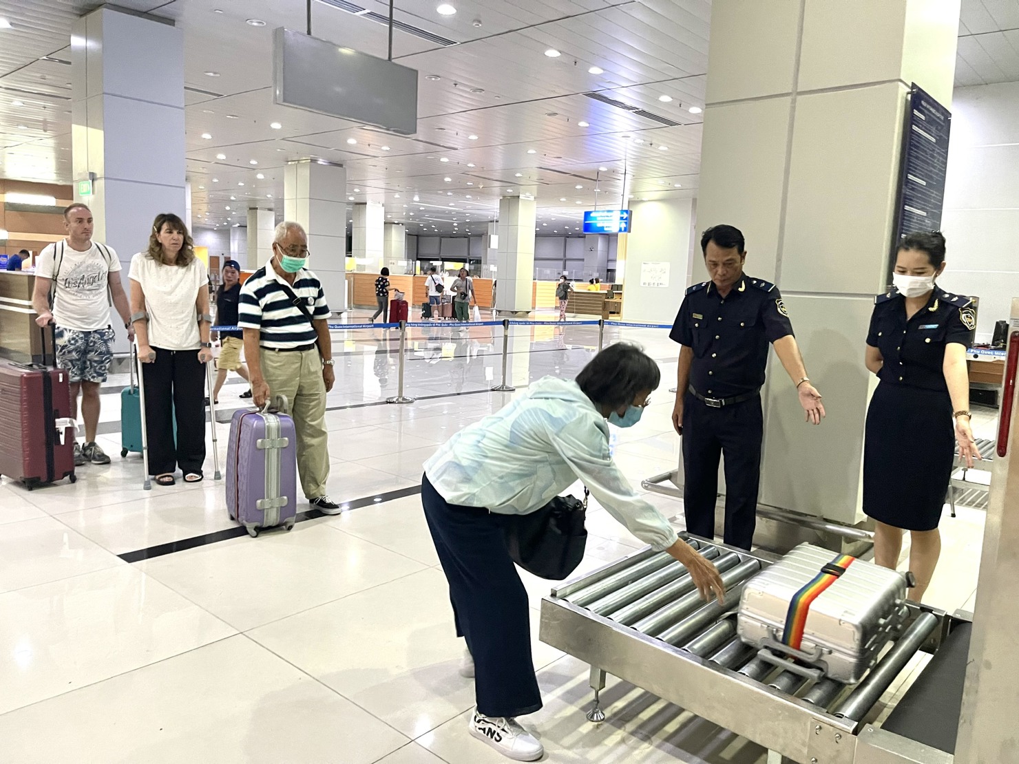Chi cục Hải quan Phú Quốc luôn nêu rõ trách nhiệm đảm bảo tuân thủ các quy định và thông lệ quốc tế quy trình đối với hành khách xuất nhập cảnh.