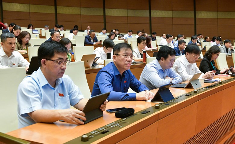 Các đại biểu tại phiên thảo luận sáng 6/11.