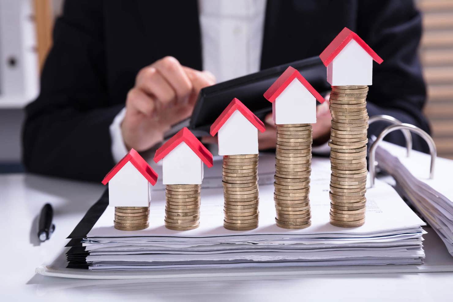 Việt Nam hiện là một điểm đến đầu tư hấp dẫn đối với các nhà đầu tư nước ngoài nhờ vào bối cảnh chính trị, sự phát triển kinh tế ổn định và chi phí nhân công cạnh tranh. Ảnh minh họa.