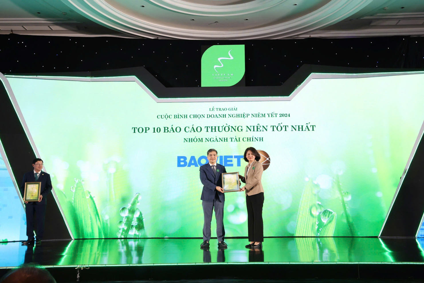 Tập đoàn Bảo Việt đạt số điểm cao nhất và được vinh danh Top 10 Báo cáo thường niên tốt nhất trong nhóm ngành Tài chính.