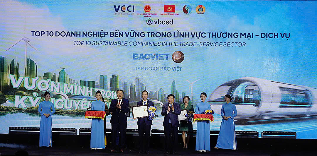 Tạp đoàn Bảo Việt liên tiếp được vinh danh Top 10 “Doanh nghiệp bền vững nhất Việt Nam”;