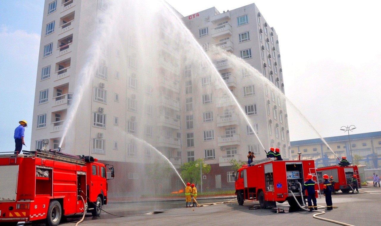 Các địa phương tăng cường tuyên truyền, hướng dẫn, phố biến pháp luật về trật tự xây dựng, an toàn xây dựng và phòng cháy, chữa cháy tại các công trình.