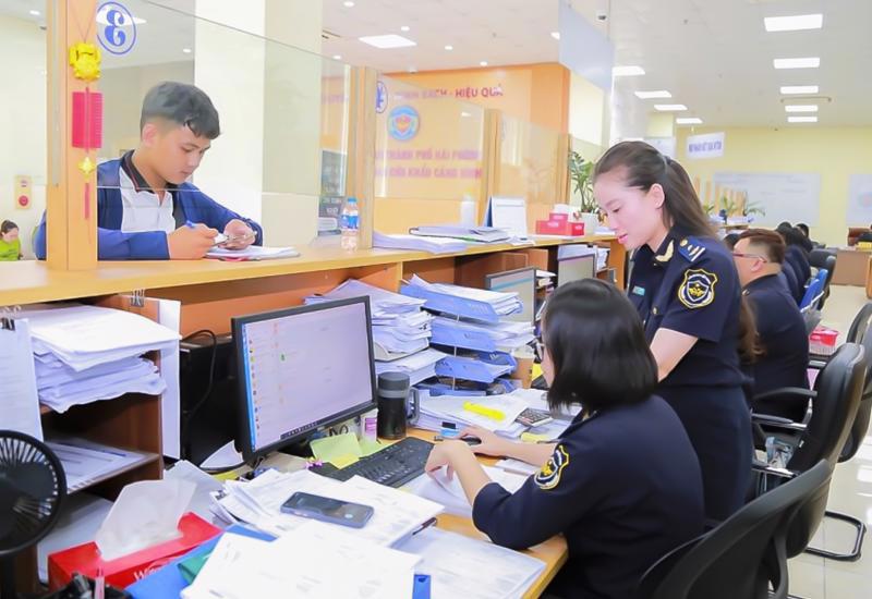 Ngành Hải quan luôn chú trọng tạo thuận lợi thương mại gắn với chống thất thu ngân sách nhà nước. Ảnh: internet