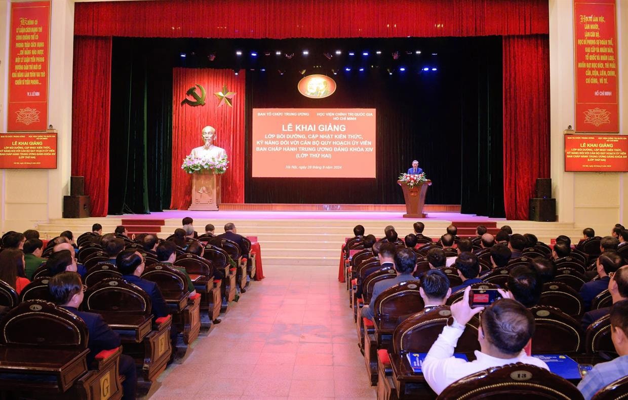 Tổng Bí thư Tô Lâm phát biểu khai giảng Lớp bồi dưỡng, cập nhật kiến thức, kỹ năng đối với cán bộ quy hoạch Ủy viên Ban Chấp hành Trung ương Đảng khóa XIV.