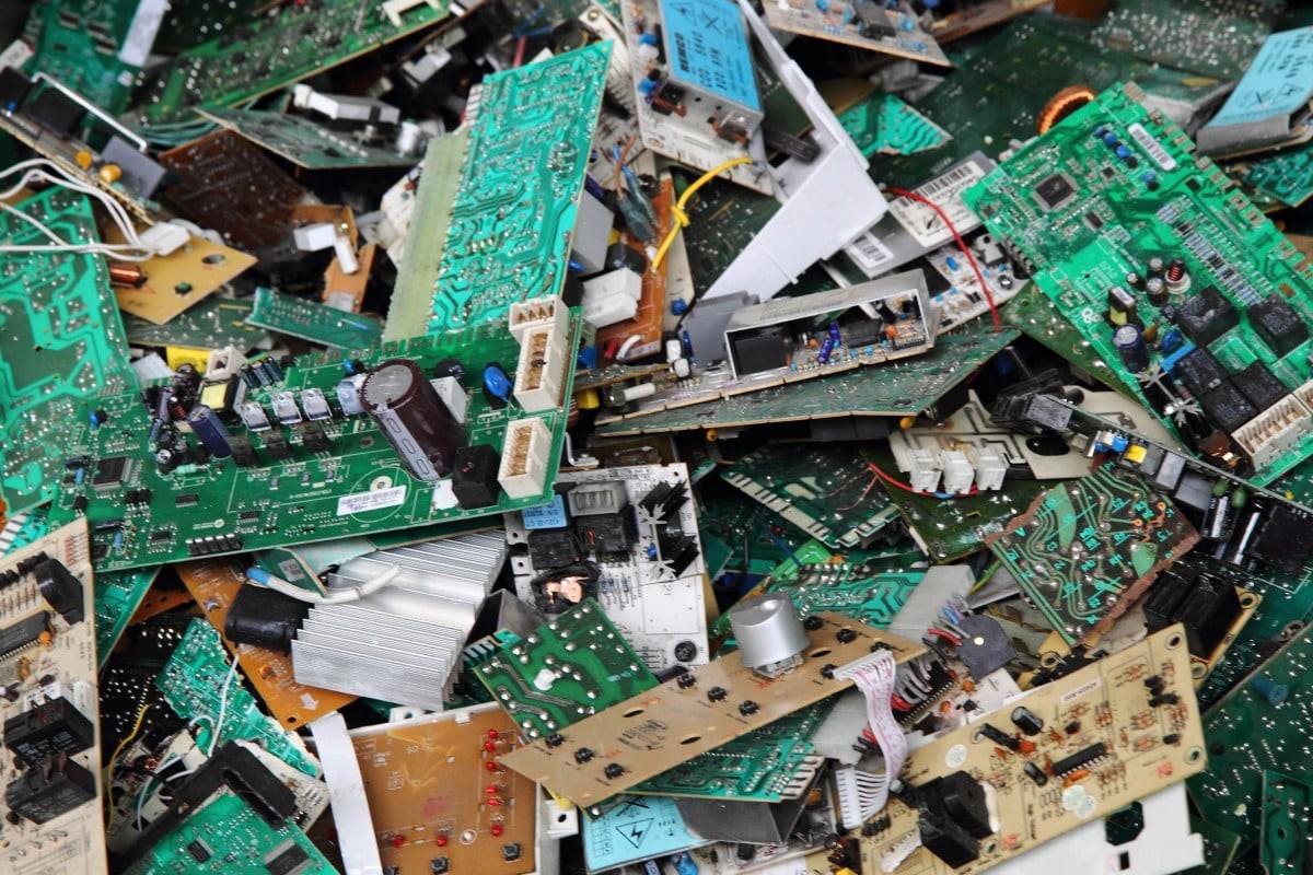 Rác từ chip AI tương đương khoảng 13 tỷ iPhone bị vứt bỏ mỗi năm.