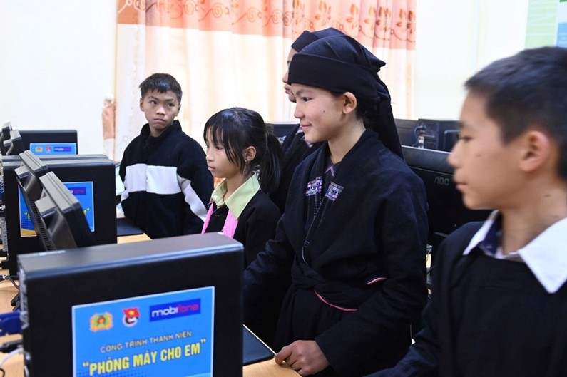Phong trào "Bình dân học vụ số" sẽ được triển khai tới từng học sinh, sinh viên. (Ảnh minh họa)