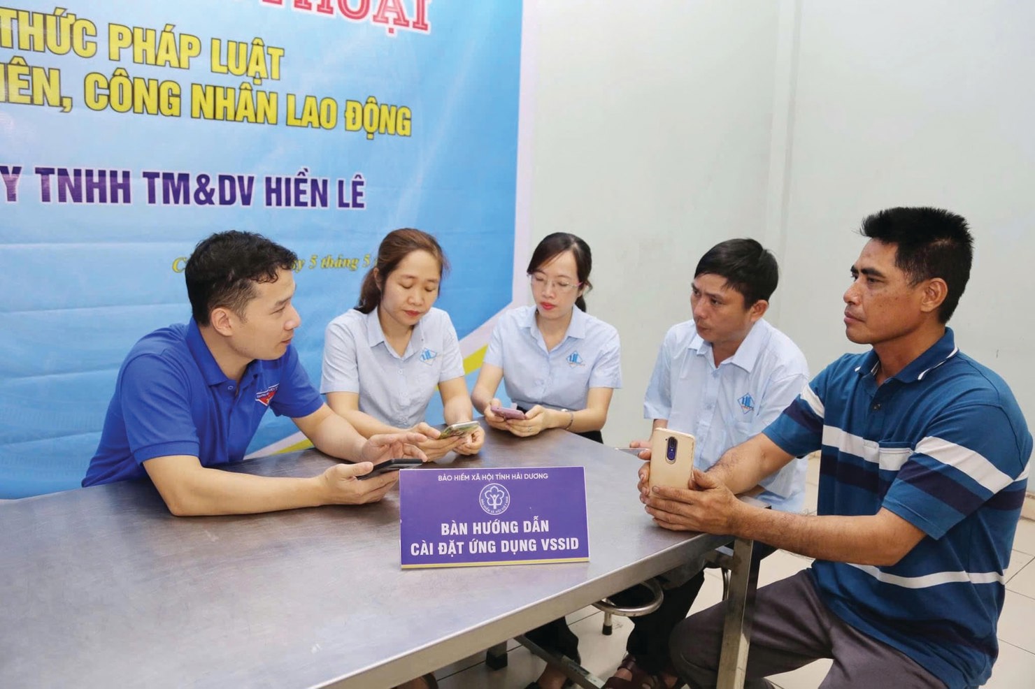 Hỗ trợ cài đặt VssID cho lao động ở Hải Dương.
