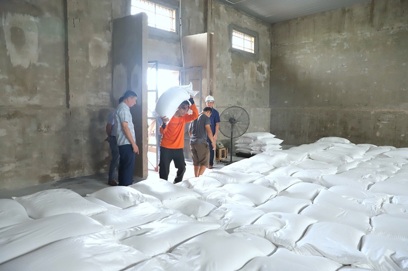 Các đơn vị thực hiện bàn giao nguyên trạng số lượng, chất lượng, danh mục hàng DTQG còn tồn kho.