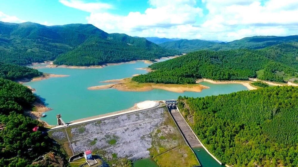 Đề xuất tăng mức thu phí khai thác, sử dụng nguồn nước sẽ góp phần phát triển bền vững trong hoạt động khai thác nguồn tài nguyên thiết yếu. Ảnh Internet.