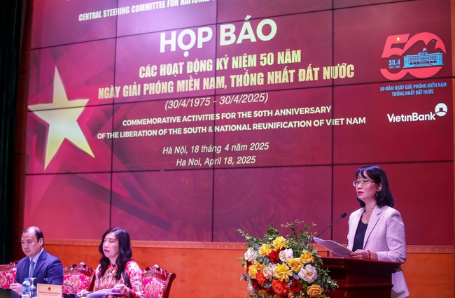Phó Chủ tịch UBND TP Hồ Chí Minh Trần Thị Diệu Thúy thông tin về công tác chuẩn bị các hoạt động tuyên truyền Kỷ niệm 50 năm Ngày Giải phóng miền Nam, thống nhất đất nước (30/4/1975-30/4/2025)