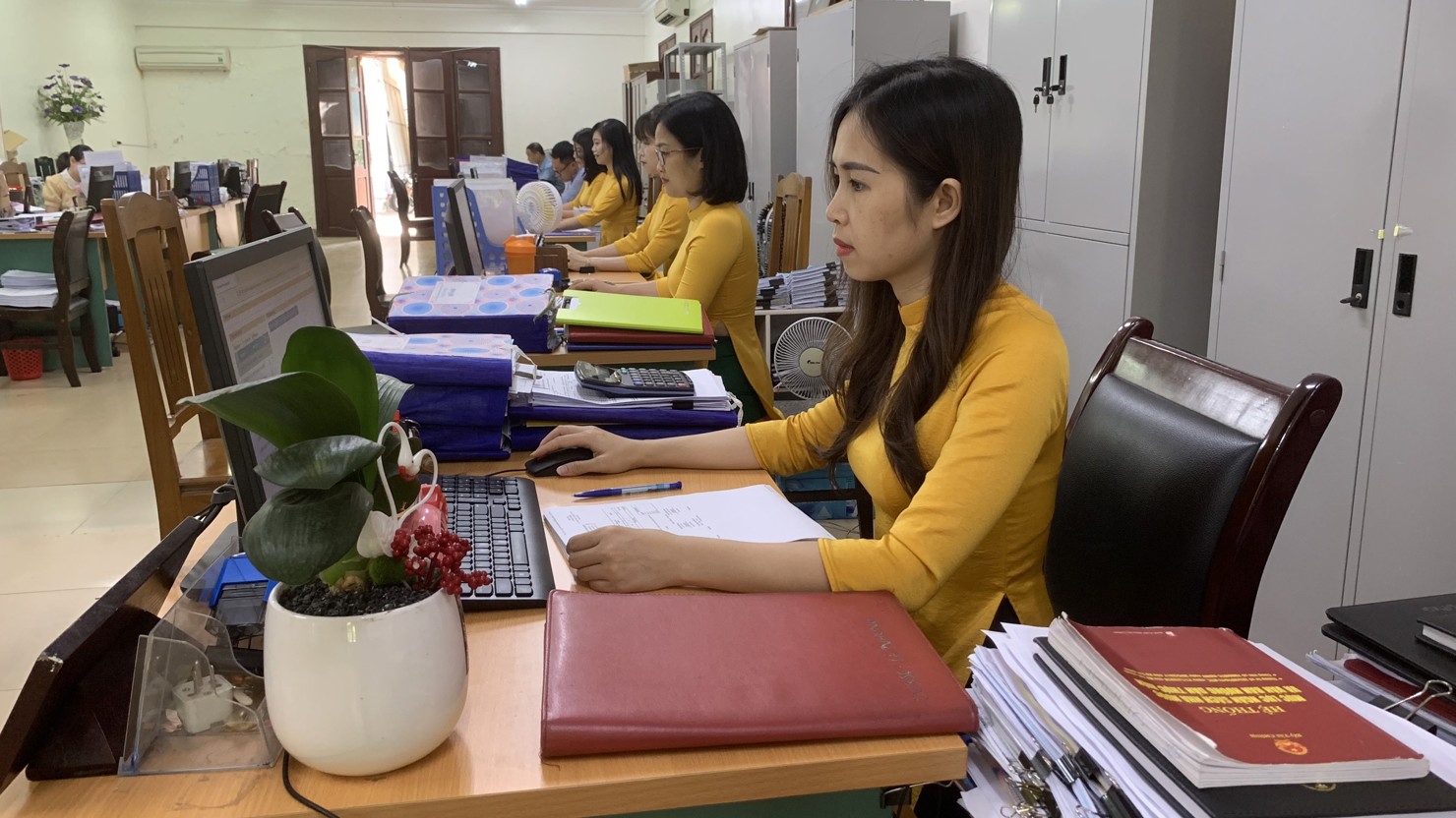 Công chức KBNN vùng X xử lý nghiệp vụ trên DVCTT