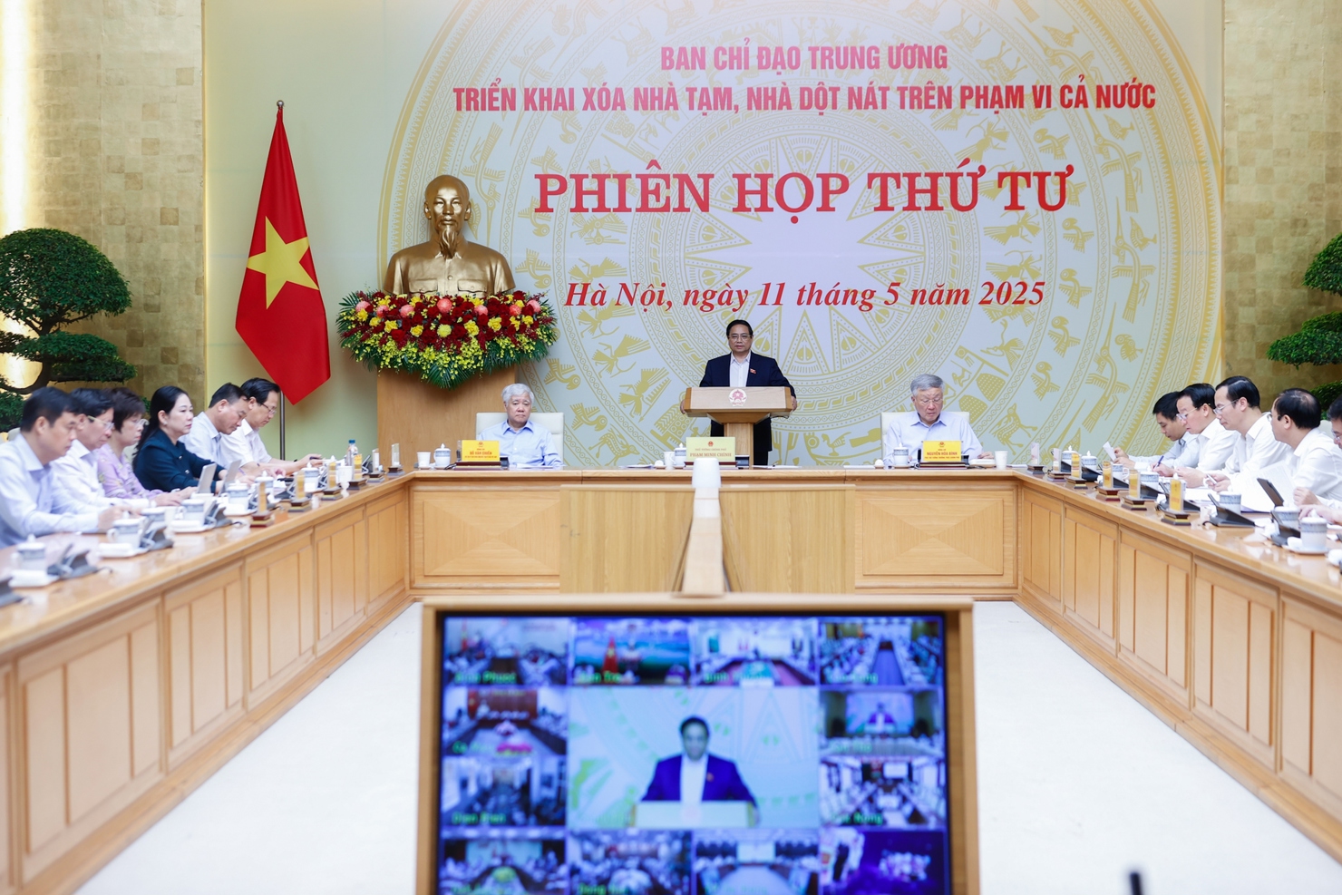 Thủ tướng Phạm Minh Chính chủ trì Phiên họp thứ 4 của Ban Chỉ đạo Trung ương triển khai xóa nhà tạm, nhà dột nát. Ảnh: VGP