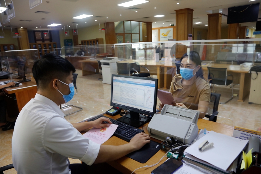 Việc tổ chức lại hệ thống tài chính công theo mô hình 2 cấp đang đăt ra yêu cầu cải cách về phân cấp, phân quyền quản lý nhà nước.