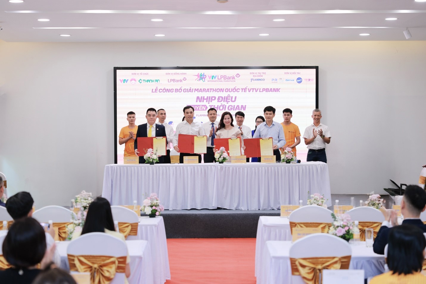 Lễ ký bản ghi nhớ giữa Đài truyền hình Việt Nam, Sở Văn hóa thể thao và du lịch Vĩnh Phúc, LPBank và Thành An Media về công tác tổ chức giải.