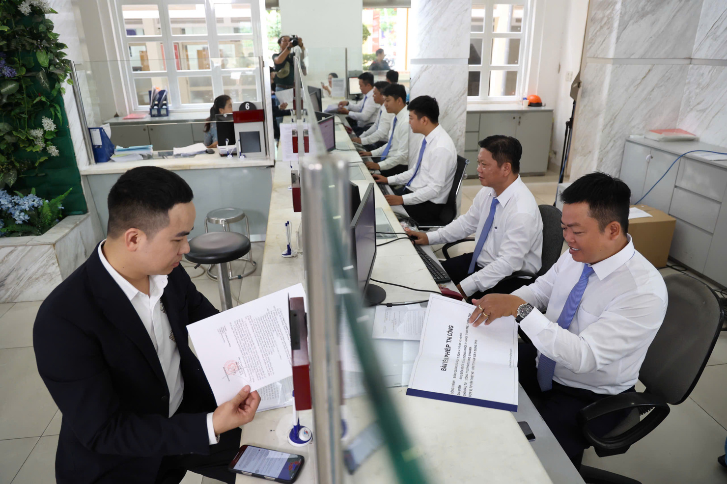 Hoạt động tại Trung tâm Dịch vụ Hành chính công phường Sài Gòn ngày 1/7/2025. Ảnh: T.D