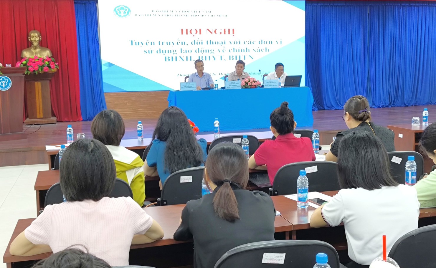 BHXH TP. Hồ Chí Minh đối thoại với doanh nghiệp nợ đọng.