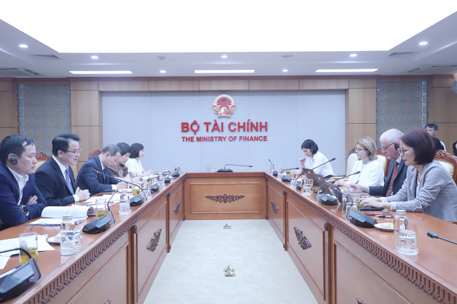 Toàn cảnh buổi làm việc.
