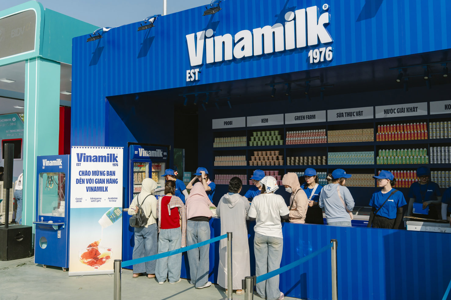 Gian hàng Vinamilk trở thành điểm nhấn nổi bật mà bất kỳ khách tham dự nào cũng muốn dừng lại.