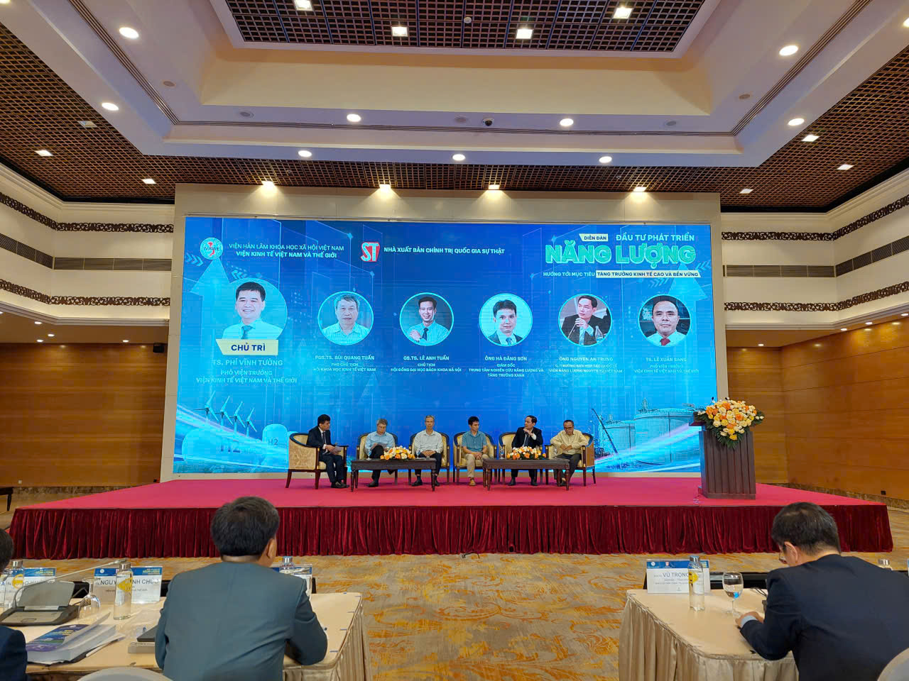 Diễn đàn “Đầu tư phát triển năng lượng hướng tới mục tiêu tăng trưởng kinh tế cao và bền vững”.