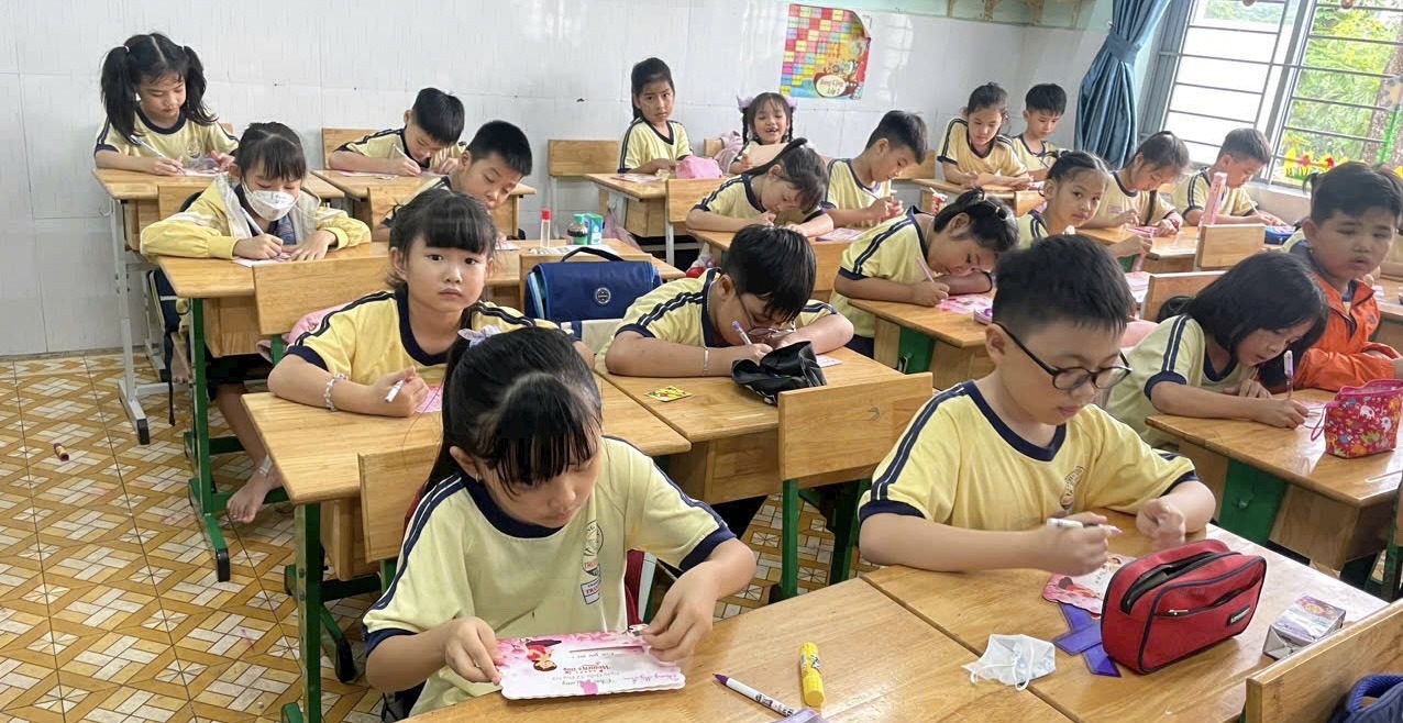 TP. Hồ Chí Minh tạo điều kiện thuận lợi trong việc học tập cho con của cán bộ, công chức, viên chức có thay đổi nơi làm việc. Ảnh: Lê Văn