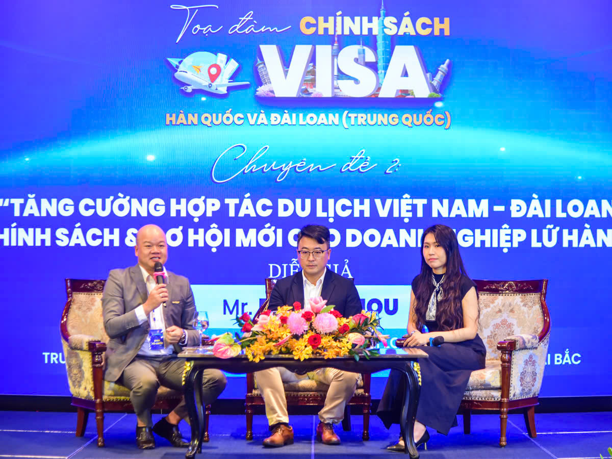 Các chuyên gia bàn giải pháp tạo thuận lợi thu hút du khách Hàn Quốc, Đài Loan đến Việt Nam và ngược lại. Ảnh: T.D