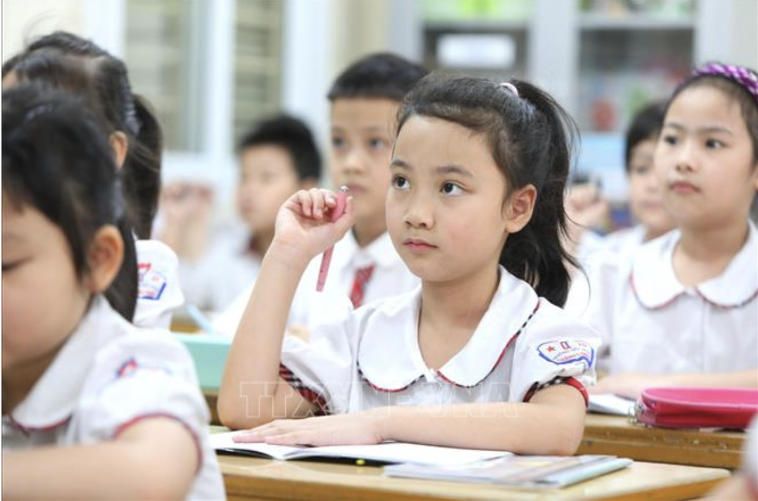 Bộ Giáo dục và Đào tạo khẩn trương phối hợp với các Bộ liên quan hoàn thiện dự thảo Nghị định quy định về chính sách học phí, miễn, giảm, hỗ trợ học phí, hỗ trợ chi phí học tập và giá dịch vụ trong lĩnh vực giáo dục, đào tạo.