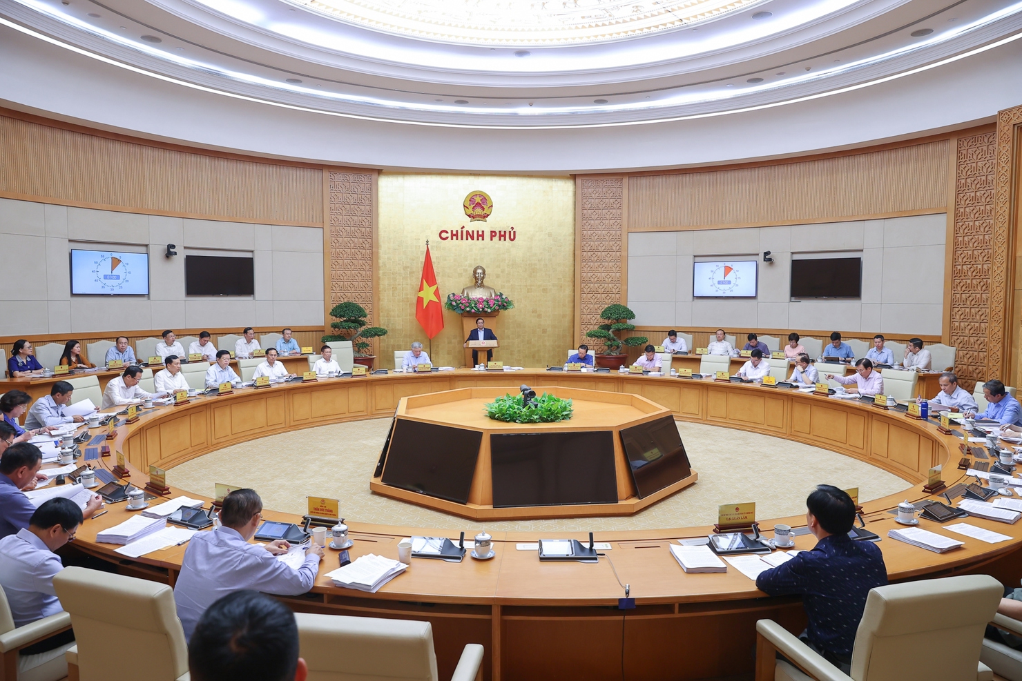 Chính phủ họp phiên thường kỳ tháng 8/2025.