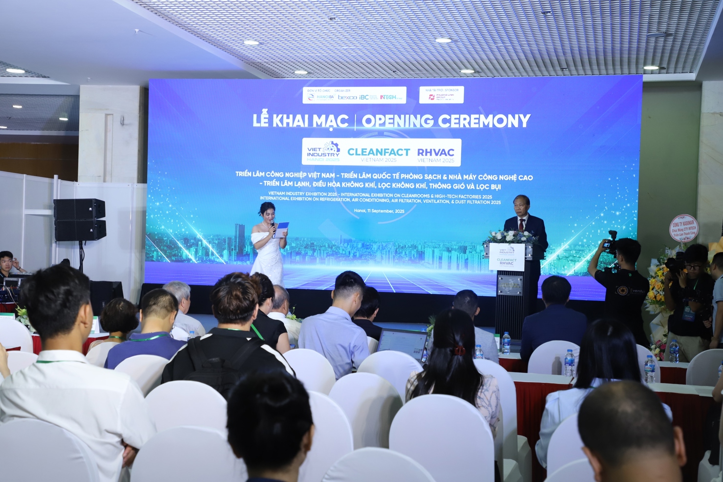 Toàn cảnh khai mạc Triển lãm quốc tế về Công nghiệp Việt Nam.