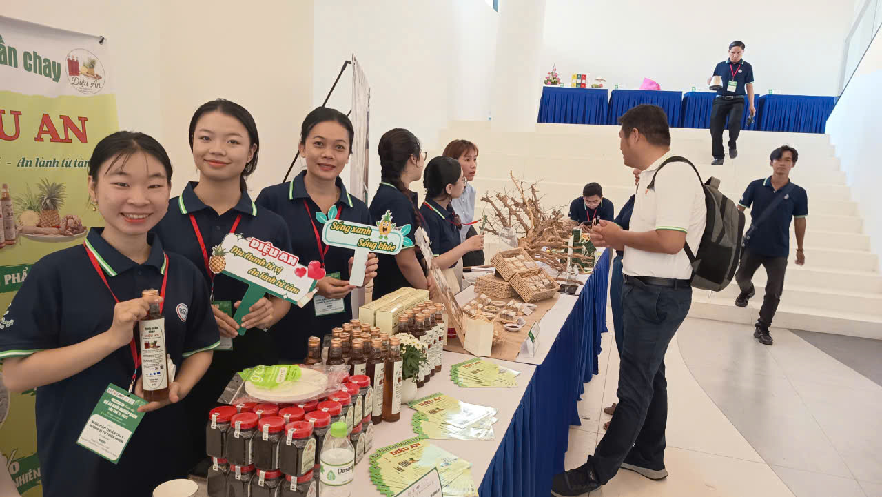 Nhiều dự án khởi nghiệp xanh có sản phẩm hút người tiêu dùng trong và ngoài nước.