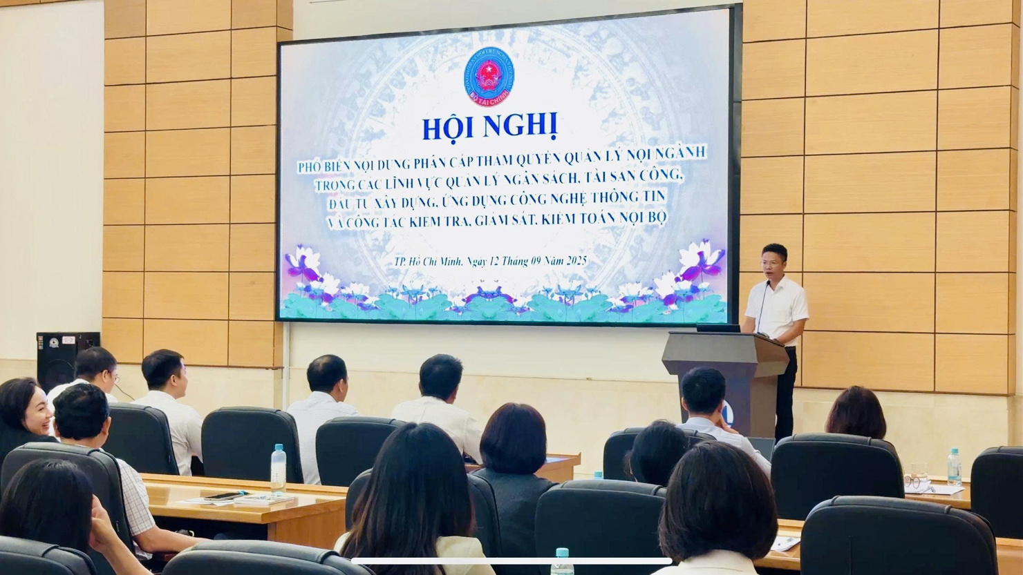 Nhiều nội dung phân cấp thẩm quyền quản lý nội ngành được giới thiệu tại hội nghị. Ảnh: Thành Nam