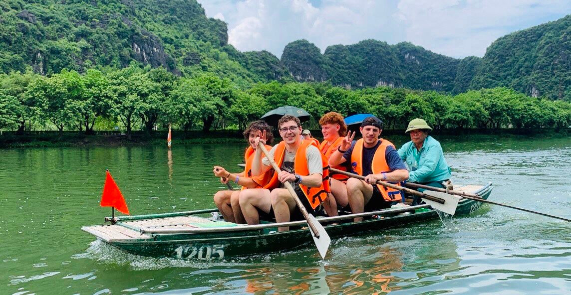 Du lịch Việt đang ngày càng thu hút khách quốc tế.