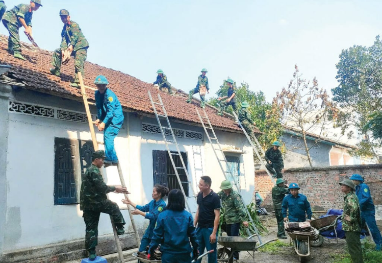 Những ngôi nhà vững chắc, khang trang được xây dựng, sửa chữa từ tinh thần đoàn kết.