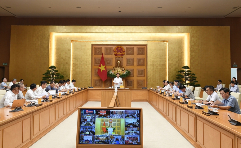 Phó Thủ tướng Bùi Thanh Sơn yêu cầu các chủ đầu tư khẩn trương đẩy nhanh tiến độ triển khai các dự án điện bảo đảm nguồn cung cho phát triển kinh tế - xã hội.