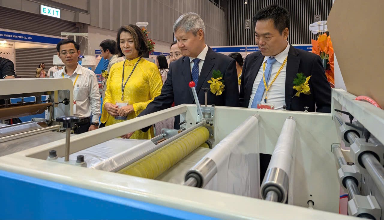 Nhiều máy móc thiết bị hiện đại được giới thiệu tại VietnamPlas 2025