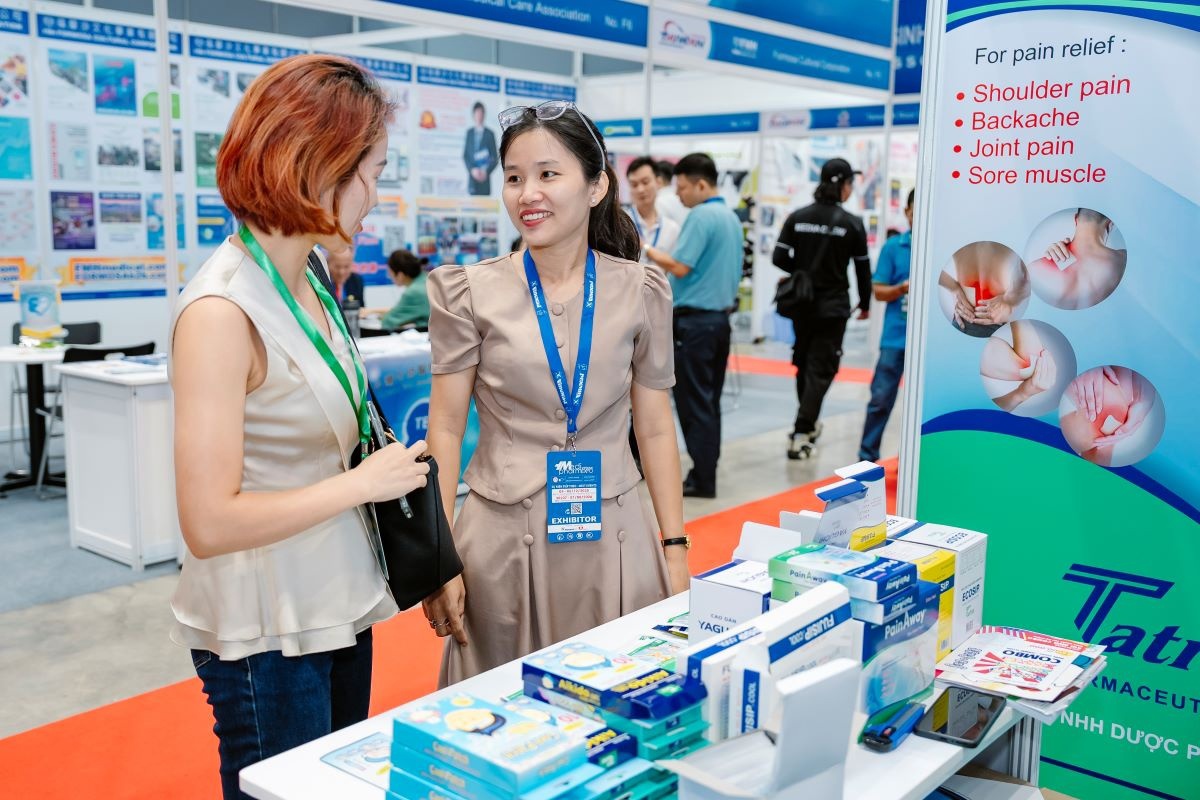 Thị trường dược phẩm Việt Nam đang có sự phát triển mạnh mẽ,  tốc độ tăng trưởng trung bình 10%/năm.