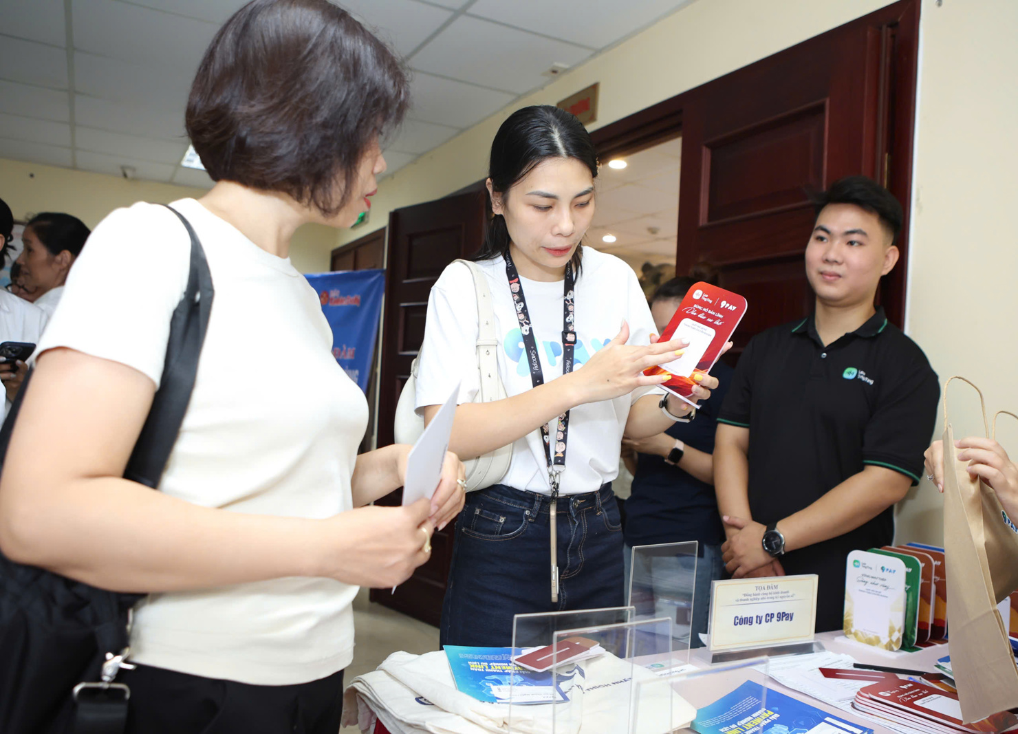 Các công ty fintech đã đưa ra nhiều giải pháp hỗ trợ hộ kinh doanh.