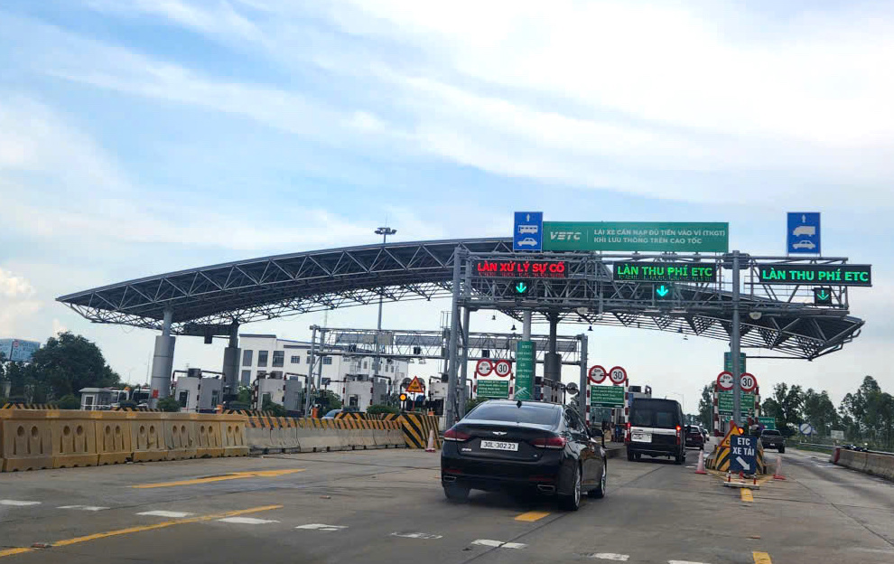 Đến nay mới có khoảng hơn 3 triệu trên tổng số 5,8 triệu tài khoản giao thông kết nối với phương tiện thanh toán không dùng tiền mặt. Ảnh minh họa: L.Th