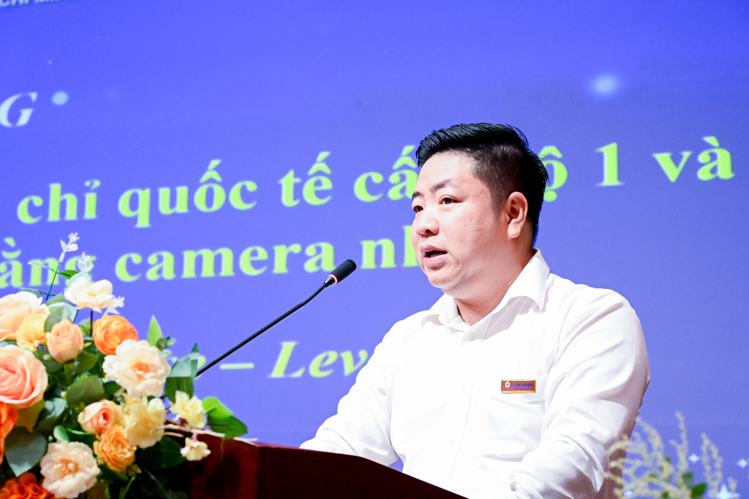 Ông Luân Quốc Hưng – Phó Tổng giám đốc EVNHCMC phát biểu tại lễ khai giảng.