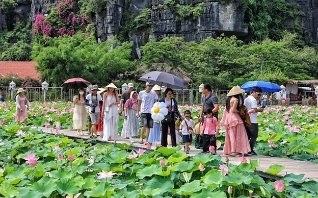 Ninh Bình phát triển du lịch sinh thái gắn với xây dựng nông thôn mới.