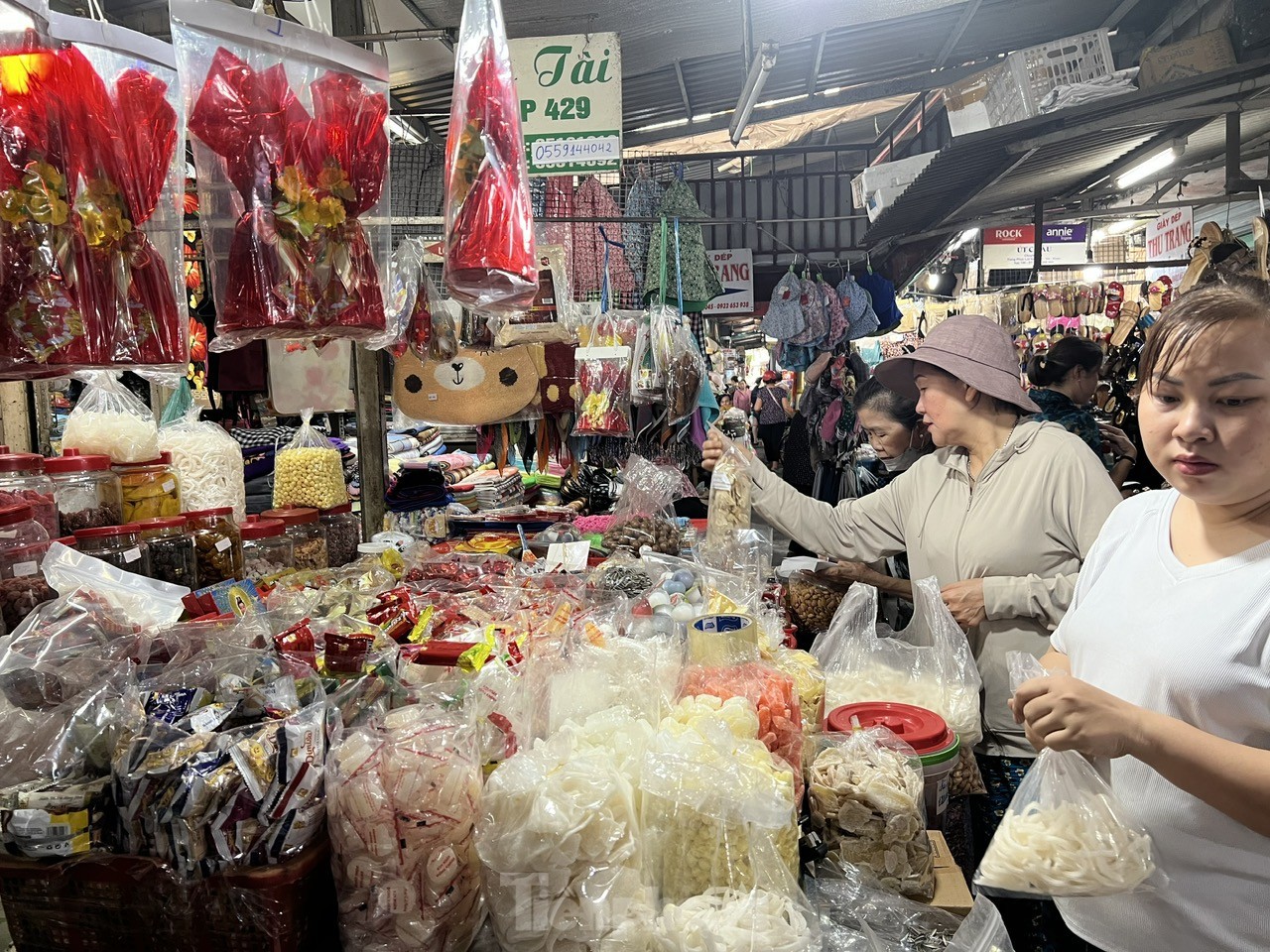 Tiểu thương sẽ được hỗ trợ chuyển đổi số. Ảnh: TH